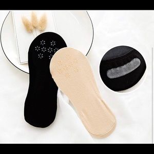 Variety of No-show socks